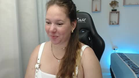 Snapshot of tamy_shine87 chatting on 12-27-24, 12:07 Im Samy online show from 12-27-24, 12:07