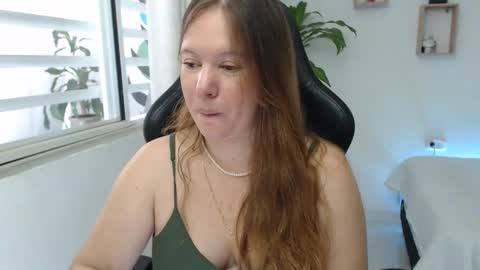 Snapshot of tamy_shine87 chatting on 01-04-25, 07:13 Im Samy online show from 01-04-25, 07:13