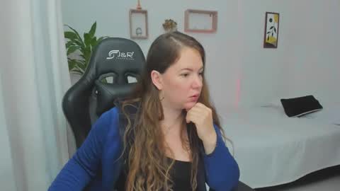 Snapshot of tamy_shine87 chatting on 02-23-25, 01:02 Im Samy online show from 02-23-25, 01:02