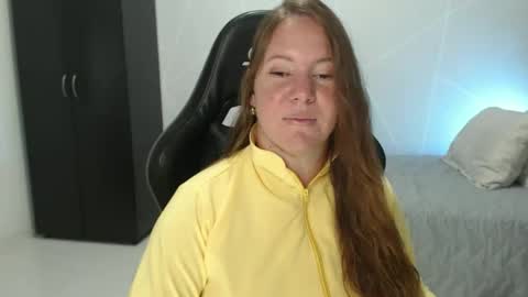 Snapshot of tamy_shine87 chatting on 10-26-25, 12:49 Im Samy online show from 10-26-25, 12:49