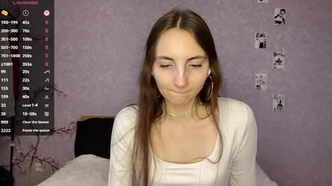 Snapshot of tandradekoning chatting on 05-13-26, 04:15 Alice online show from 05-13-26, 04:15