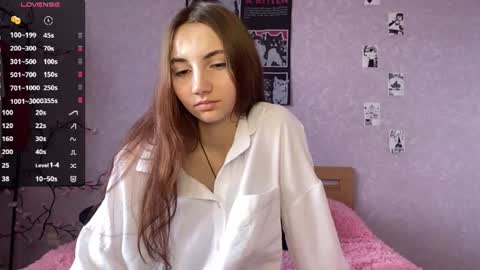 Snapshot of tandradekoning chatting on 06-20-26, 10:18 Alice online show from 06-20-26, 10:18