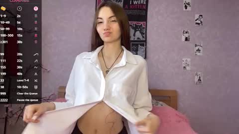 Snapshot of tandradekoning chatting on 06-27-26, 03:17 Alice online show from 06-27-26, 03:17