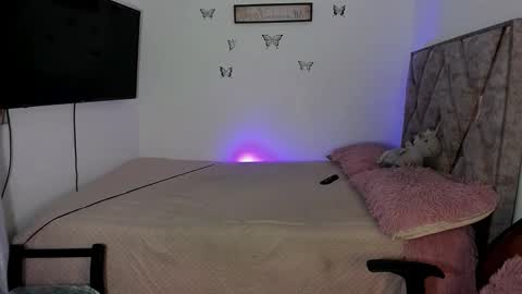 Tania online show from 11-26-25, 12:17