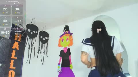 Tania online show from 10-31-25, 10:05