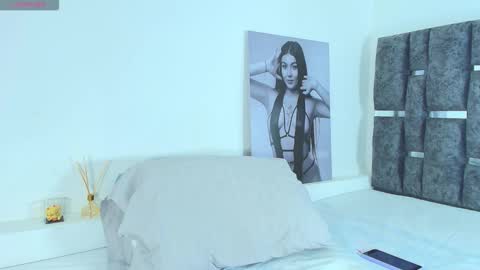 Snapshot of taniamilan chatting on 11-06-25, 11:33 Tania online show from 11-06-25, 11:33