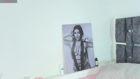 Snapshot of taniamilan chatting on 11-11-25, 11:32 Tania online show from 11-11-25, 11:32