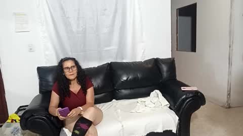 taniamilf69 online show from 12-05-25, 07:32