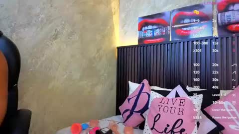 Snapshot of tanisha__lux chatting on 06-13-26, 12:41 Tanisha online show from 06-13-26, 12:41