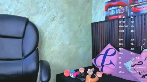 Snapshot of tanisha__lux chatting on 06-14-26, 02:24 Tanisha online show from 06-14-26, 02:24