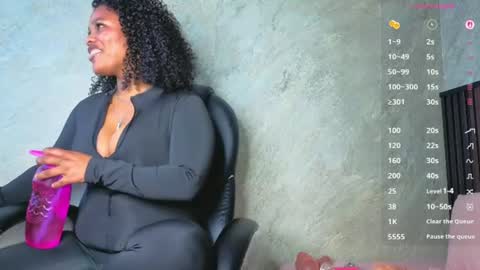 Snapshot of tanisha__lux chatting on 07-15-26, 11:10 Tanisha online show from 07-15-26, 11:10