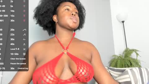 Snapshot of tanishaaevans chatting on 05-15-26, 05:25 Tanisha online show from 05-15-26, 05:25