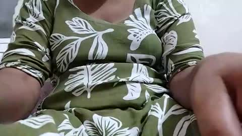 Snapshot of taniya_roy4628 chatting on 05-12-26, 02:30 taniya_roy4628 online show from 05-12-26, 02:30