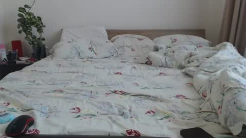 Snapshot of taniyushka chatting on 07-15-26, 06:29 Taniyushka online show from 07-15-26, 06:29