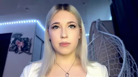 Lisa online show from 11-12-25, 03:12