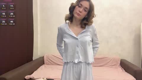 Mia online show from 03-22-26, 01:20