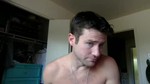 Dr. Love online show from 10-22-25, 03:45