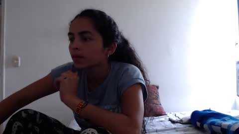 Angeline  Follow  online show from 02-10-25, 04:47