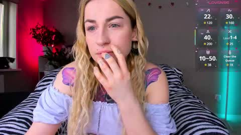 Snapshot of tanya_acid chatting on 02-24-25, 06:38 Tanya acid       online show from 02-24-25, 06:38