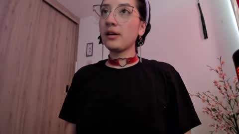 Snapshot of tanya_worldbondage chatting on 12-12-24, 02:11 tanya online show from 12-12-24, 02:11