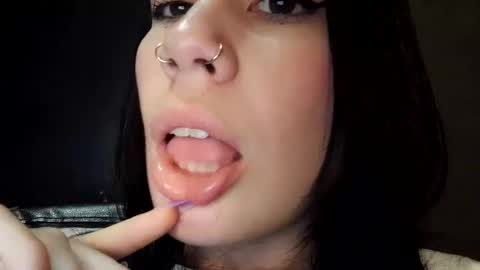 Snapshot of tara_joi chatting on 12-11-24, 12:44 Tara online show from 12-11-24, 12:44