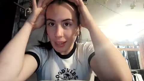 Snapshot of tara_joi chatting on 01-08-25, 11:41 Tara online show from 01-08-25, 11:41