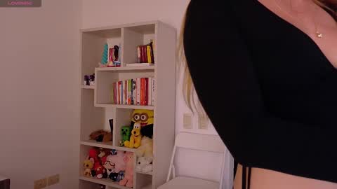 Snapshot of tarawhite_ chatting on 03-05-26, 09:11 Tara White online show from 03-05-26, 09:11