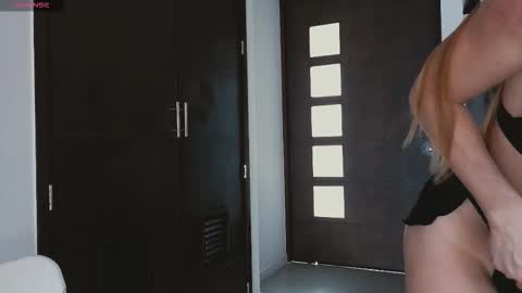 Snapshot of tarawhite_ chatting on 03-29-26, 08:31 Tara White online show from 03-29-26, 08:31