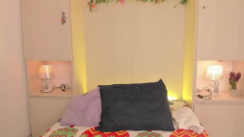  T A R A  online show from 12-03-25, 04:53