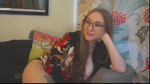 Snapshot of task_manager chatting on 10-10-25, 01:43 Vivian  Clark online show from 10-10-25, 01:43