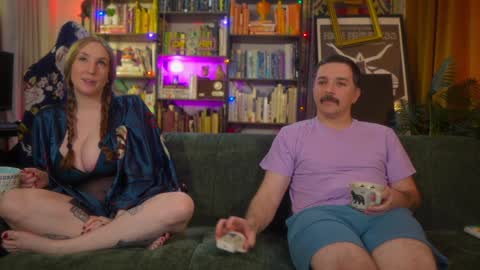 Snapshot of task_manager chatting on 10-15-25, 01:55 Vivian  Clark online show from 10-15-25, 01:55