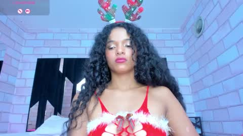 Snapshot of tasty_desires chatting on 12-21-24, 01:58 TATIS online show from 12-21-24, 01:58