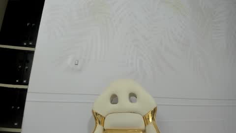 Snapshot of tasty_desires chatting on 01-12-25, 05:13 TATIS online show from 01-12-25, 05:13