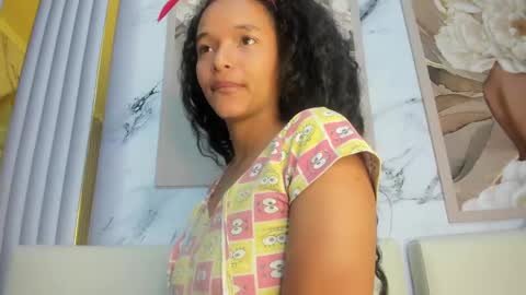 Snapshot of tasty_desires chatting on 02-04-25, 08:35 TATIS online show from 02-04-25, 08:35