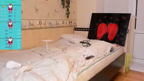 Lizzy online show from 12-22-24, 04:17