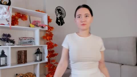 Lizzy online show from 01-21-25, 05:05