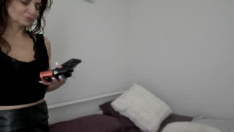 Apple Jucy online show from 02-26-26, 02:32