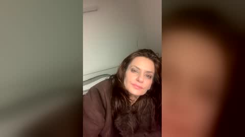 Apple Jucy online show from 03-06-26, 07:05