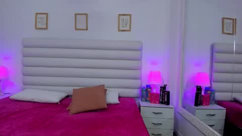 Snapshot of tatiana_arboleda chatting on 10-20-25, 11:21 tatiana_arboleda online show from 10-20-25, 11:21