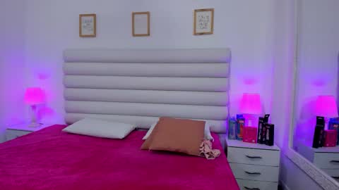 Snapshot of tatiana_arboleda chatting on 10-22-25, 10:59 tatiana_arboleda online show from 10-22-25, 10:59