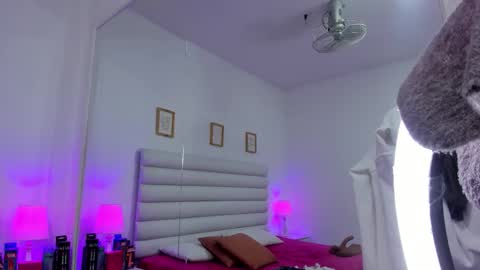 Snapshot of tatiana_arboleda chatting on 11-27-25, 03:08 tatiana_arboleda online show from 11-27-25, 03:08