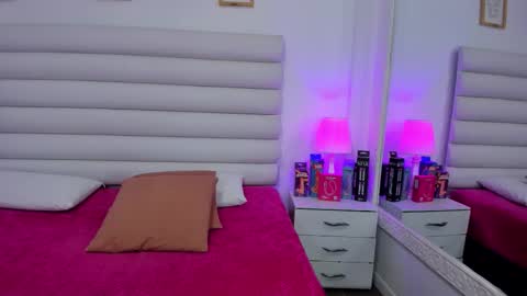 Snapshot of tatiana_arboleda chatting on 12-05-25, 03:37 tatiana_arboleda online show from 12-05-25, 03:37