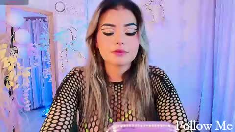 Snapshot of tatiana_ruiiz chatting on 06-17-26, 02:25 Tatiana online show from 06-17-26, 02:25