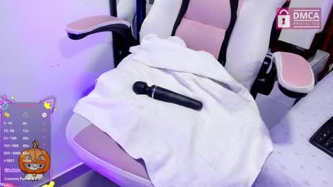 i am tatiana  online show from 10-30-25, 05:46