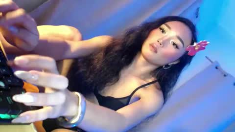 Snapshot of tatiana_wilton chatting on 05-26-26, 01:18 ANDREA online show from 05-26-26, 01:18
