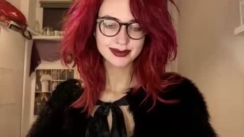 Snapshot of tatianaromanova chatting on 10-19-25, 07:36 Tatiana online show from 10-19-25, 07:36