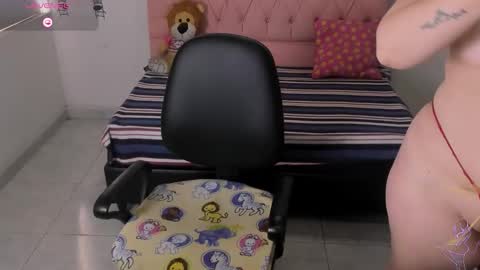 Snapshot of tatianasexy19 chatting on 10-02-25, 05:09 Daniela online show from 10-02-25, 05:09