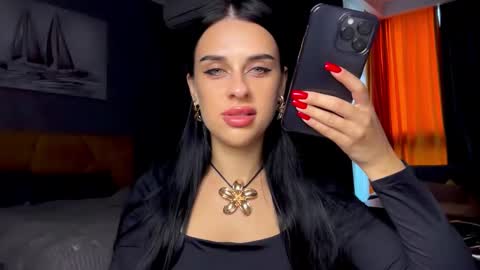 Snapshot of tatianawwww chatting on 09-26-25, 11:47 Tati online show from 09-26-25, 11:47