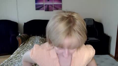 Snapshot of tattease chatting on 09-17-25, 11:56 Tattease online show from 09-17-25, 11:56