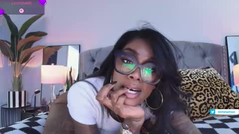 Snapshot of tatted_vixen chatting on 04-02-26, 08:06 Tatted Queen online show from 04-02-26, 08:06